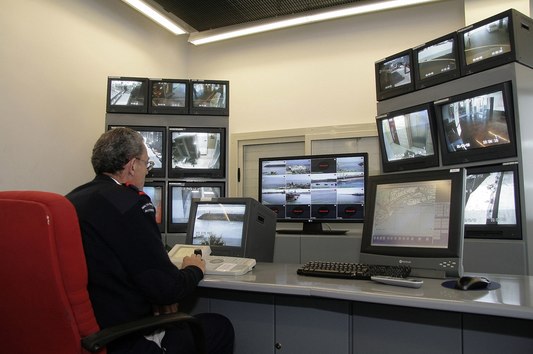 Уровень образования и квалификация операторов систем охранного видеонаблюдения
